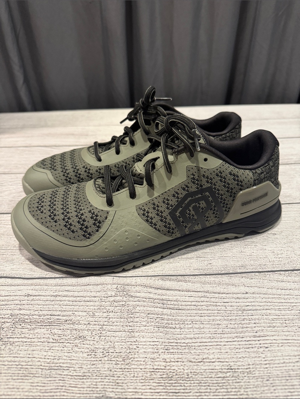 Men’s Born Primitive Savage Training Sneakers tactical green/black size 10.5
